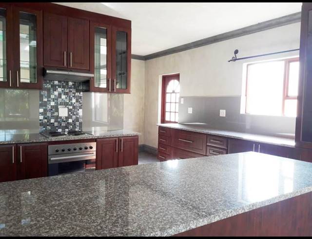 4 BEDROOM TOWNHOUSE RENTED IN SHERWOOD